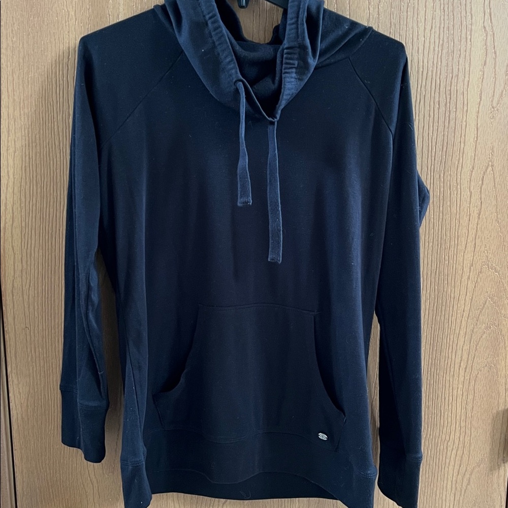 GAIAM Black Women's Pullover Sweatshirt with drawstring in black, Size Medium